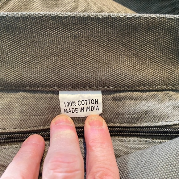 NWOT: For Men or Women:: Diesel "Stay True" Olive Green Messenger Bag - Picture 6 of 8